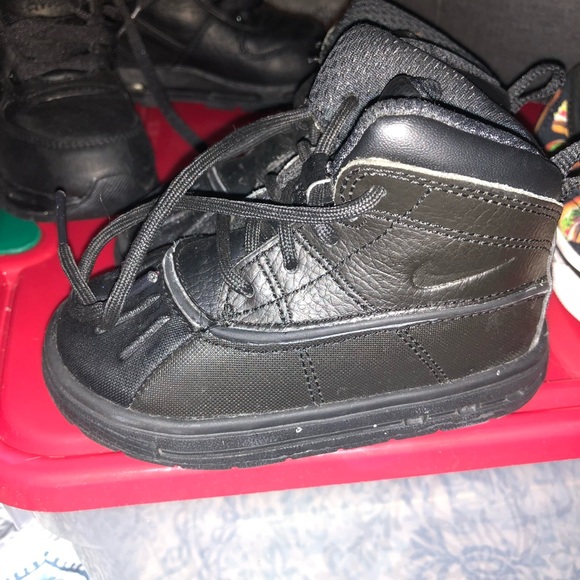 Toddler shoes sizes from 4-7. - Picture 6 of 7